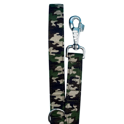 A camo pattern dog lead with a large swivel clip and metal D ring.